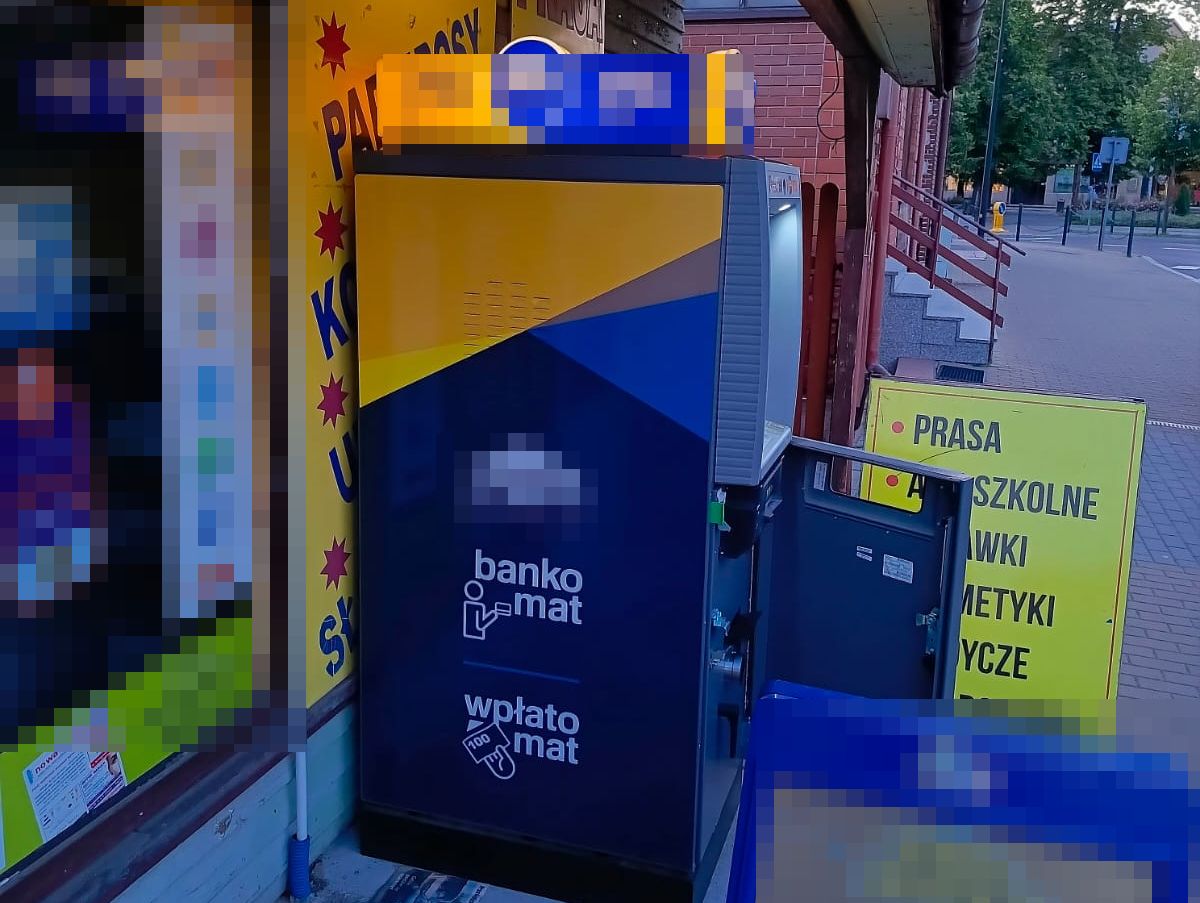 Uszkodzony bankomat