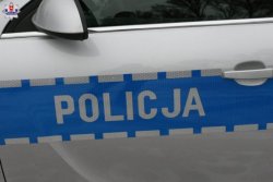 Napis Policja na radiowozie