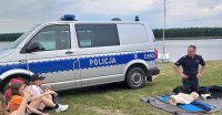 Policjant podczas spotkania z dziećmi