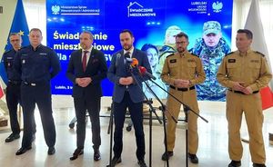 uczestnicy konferencji prasowej podczas przemówień