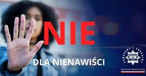 Napis Nie dla nienawiści z otwartą dłonią kobiety jako znak protestu