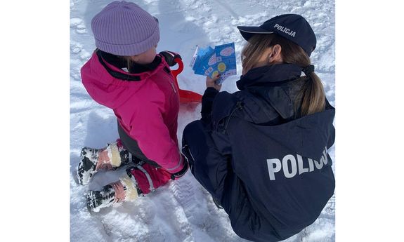 policjantka i dziecko