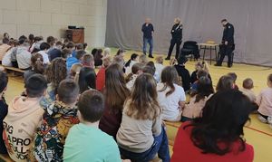 spotkanie policjantów z dziećmi