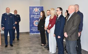 komendanci i pracownicy