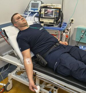 policjant w szpitalu