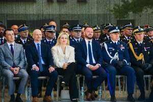 przedstawiciele rządu i służb podczas uroczystości