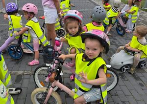dzieci podczas pikniku